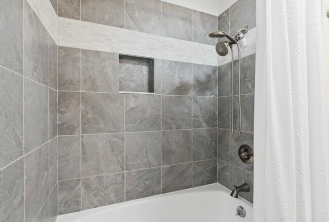 Building Photo - 3709 Evergreen Ln