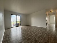 Building Photo - 733 Brett Cir