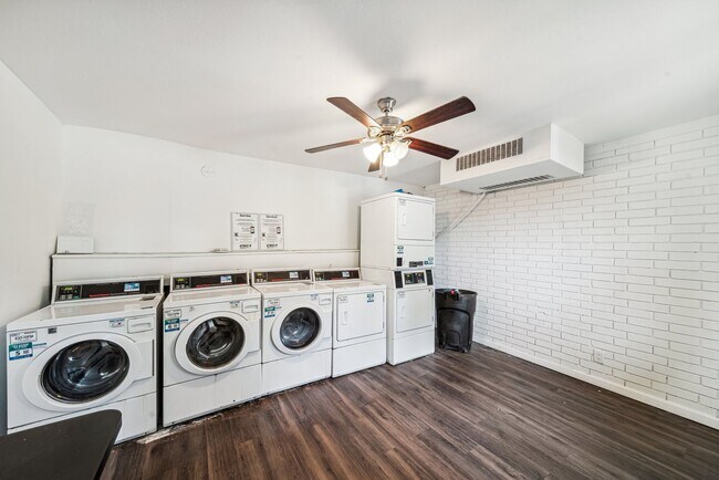 Building Photo - 1 Bed 1 Bath - Remodel