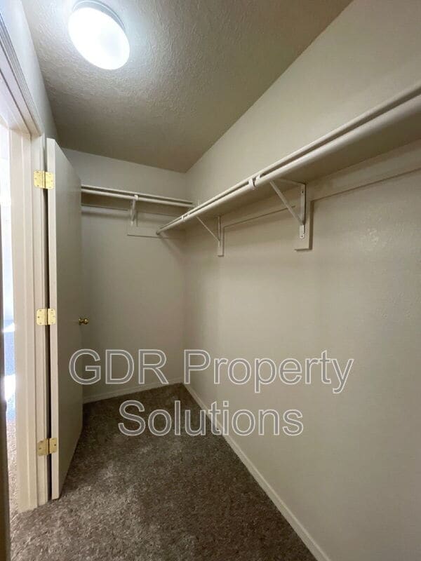 Building Photo - 716 Mesa Del Rio St NW
