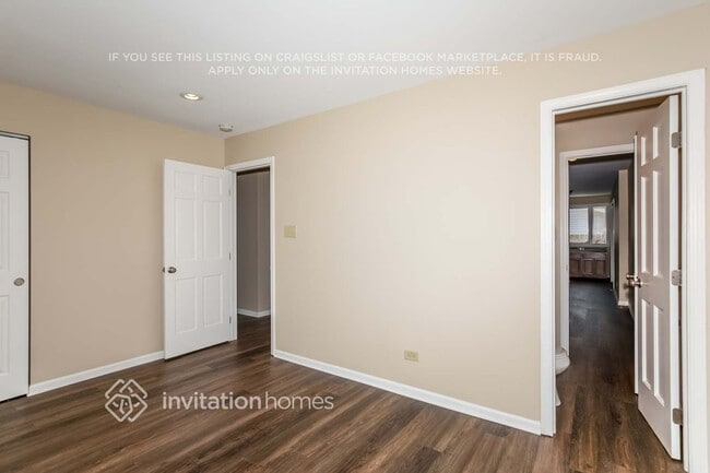 Building Photo - 54 E Schubert Ave