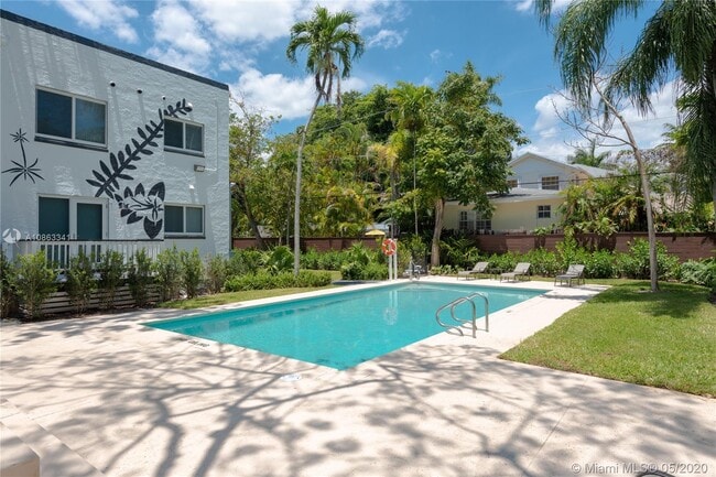 Building Photo - 3669 Poinciana Ave