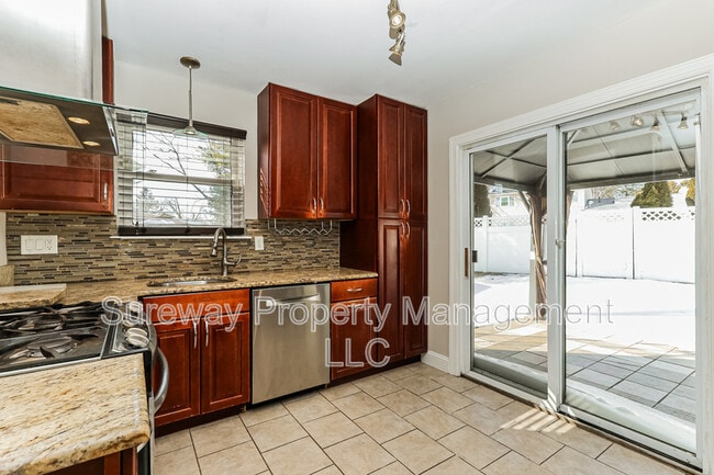 Building Photo - 29 Franklin Dr