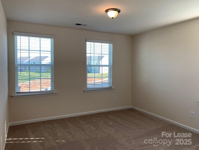 Building Photo - 143 Wrangell Dr