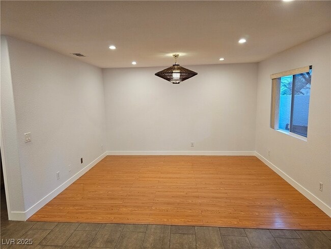 Building Photo - 9520 Rancho Palmas Dr