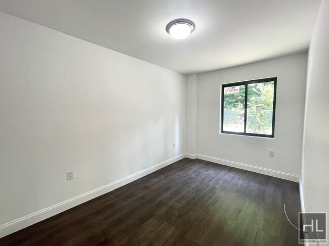 Building Photo - Alderton St