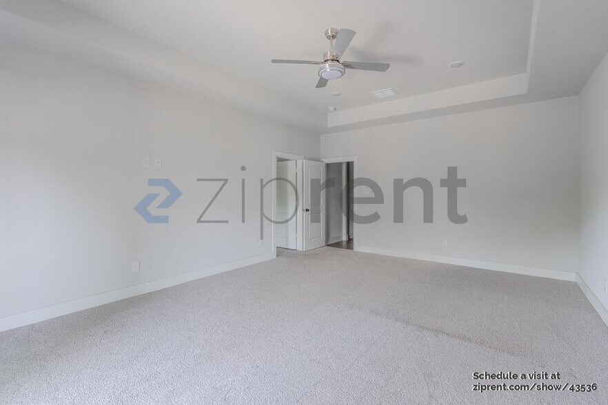 Building Photo - 4614 Redbud St