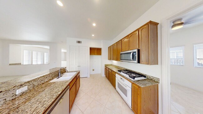 Building Photo - Beautiful 5 bedroom 3 bathroom home in Yucaipa