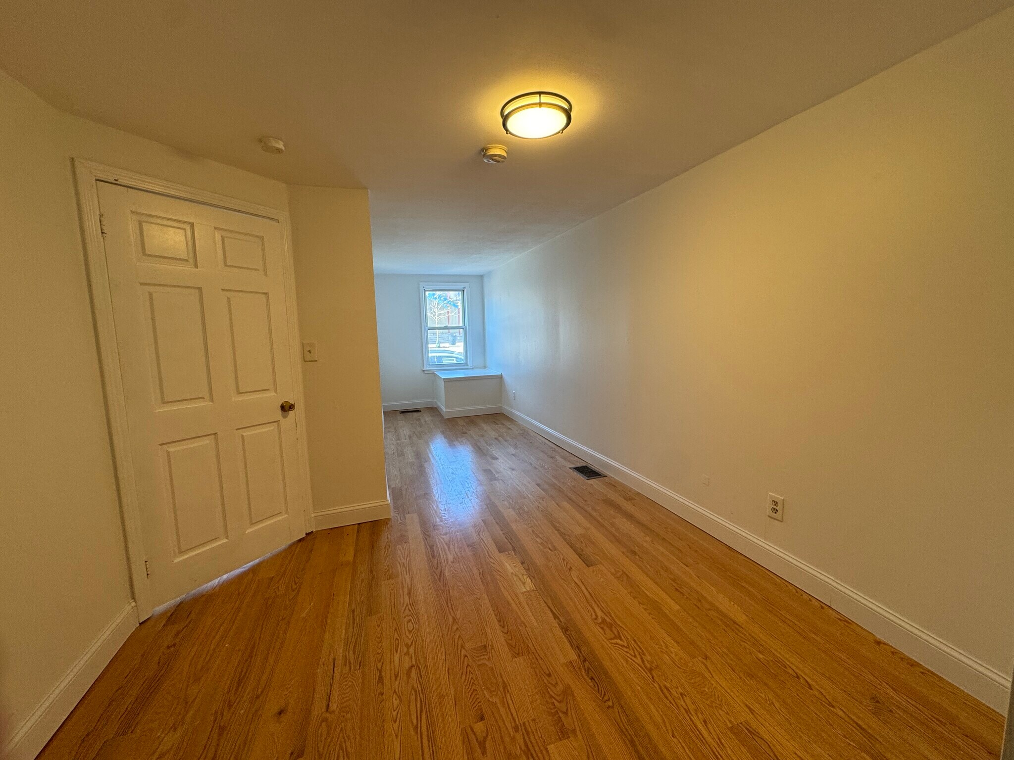 Building Photo - 205 D St