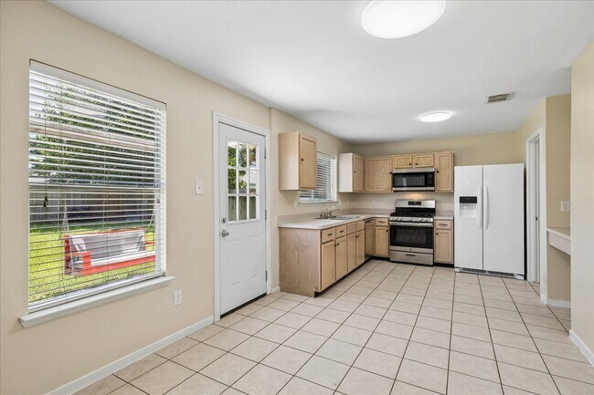 Building Photo - 21914 Willow Downs Dr