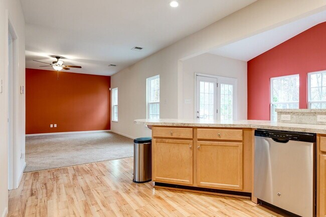 Building Photo - 5920 Regal Crest Terrace