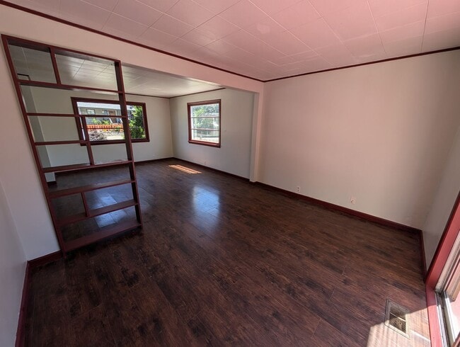 Building Photo - A Quarky Bremerton Original! Tons of Space...