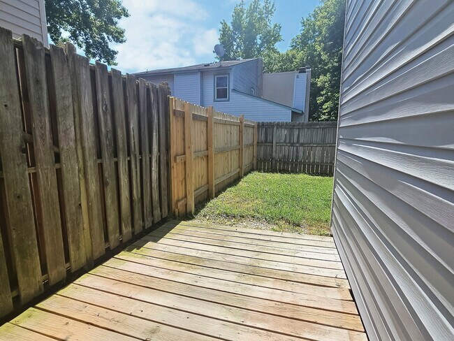 Building Photo - 613 Folkstone Way