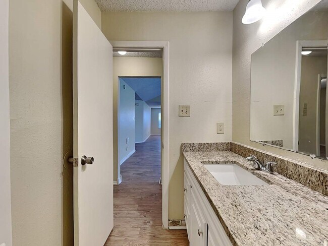 Building Photo - 5418 Mossgrey Ln