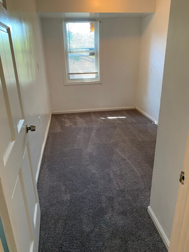 Bedroom 3 - 422 Condon Ter SE