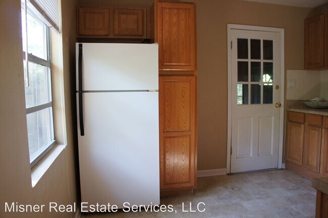 Building Photo - 3 br, 1 bath House - 413 NE 44th Street