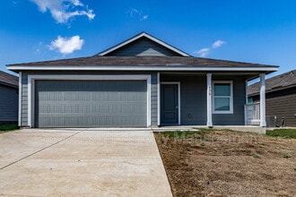 Building Photo - 830 Summit Ter