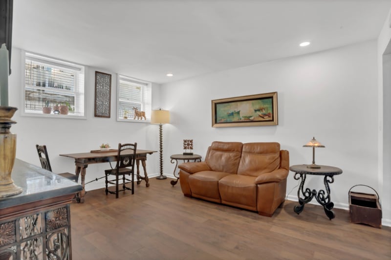 Building Photo - 121 W Hall St