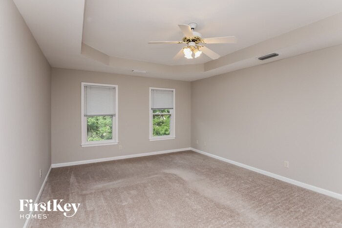 Building Photo - 3215 Maple Terrace Dr