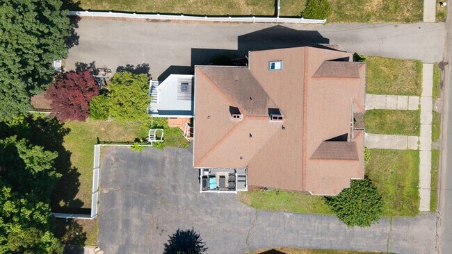 Building Photo - 309 Hillside Ave