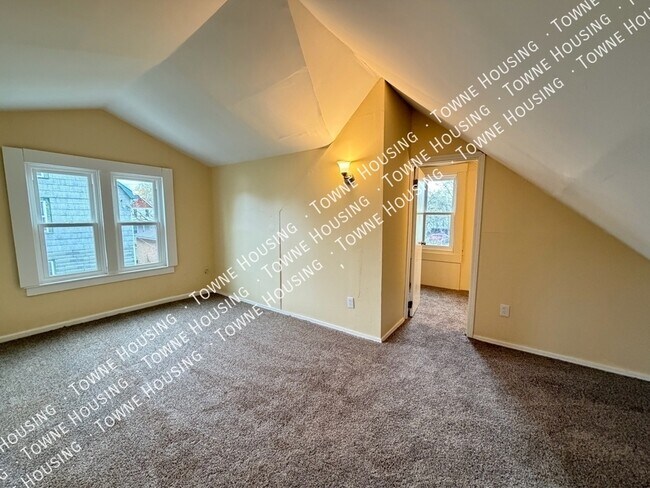 Building Photo - 125 Edison Ave