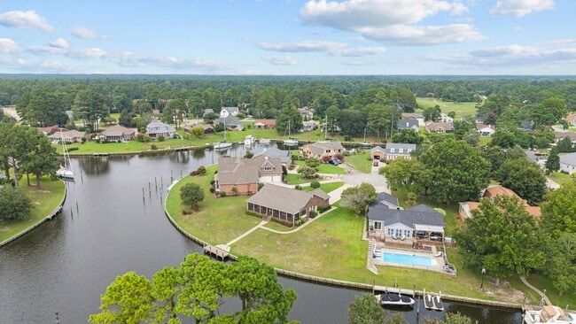 Building Photo - Private Dock Waterfront! Beautiful 3BR/2BA Gem in Fairfield Harbour!