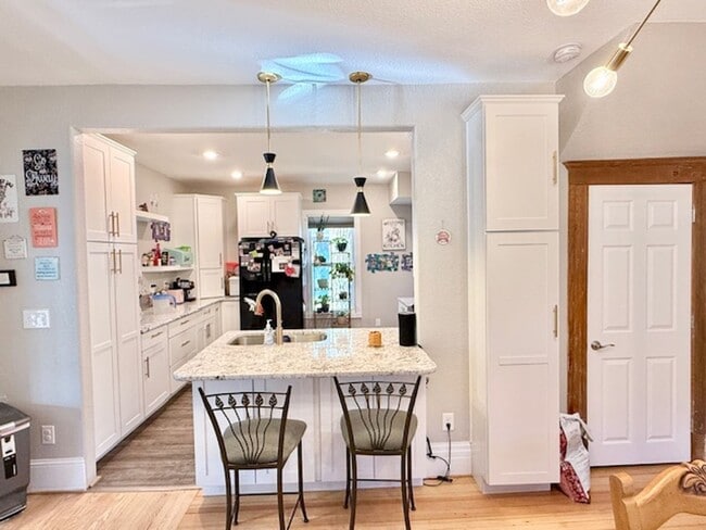 Building Photo - *West side charmer completely remodeled, mid century flare!