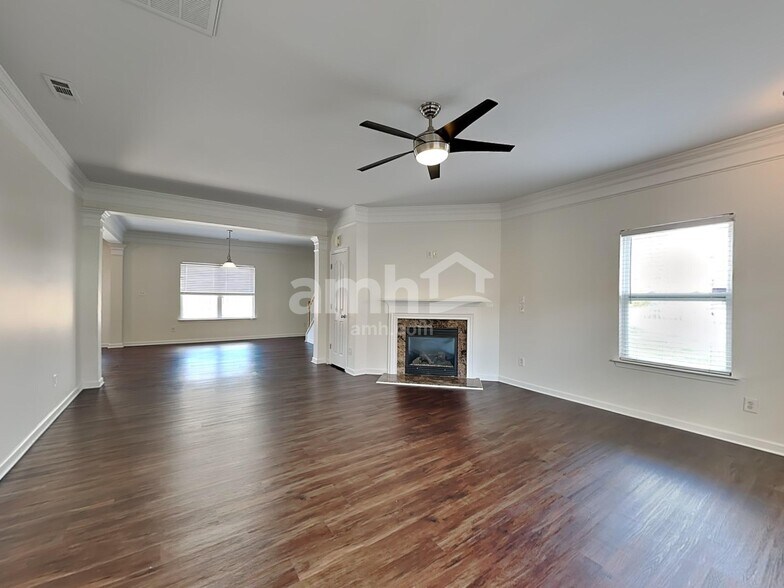 Building Photo - 3515 Herkimer Dr