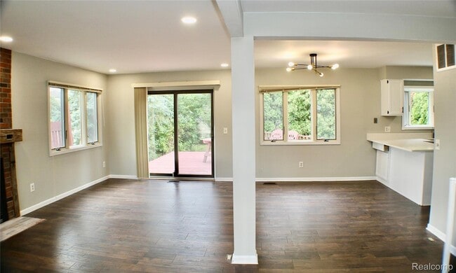 Building Photo - 1483 Colony Dr