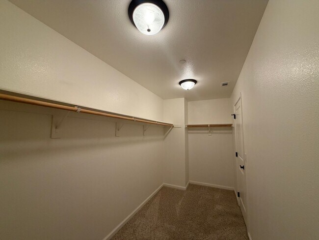 Building Photo - 1194 Velarde Cir