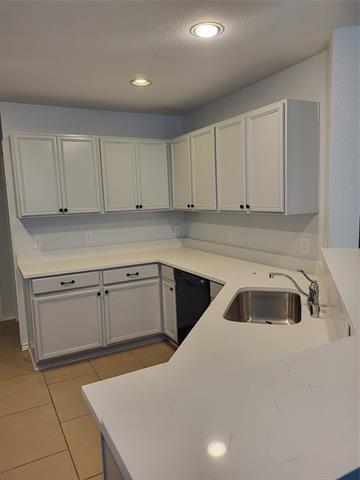 Building Photo - 6925 Planters Row Dr