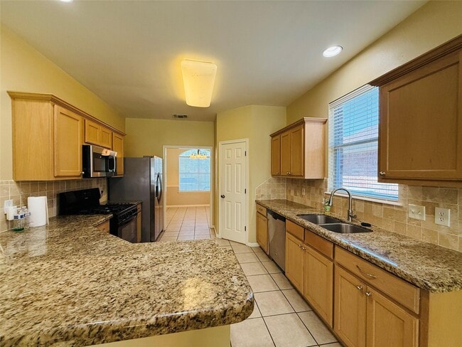Building Photo - 211 Riata