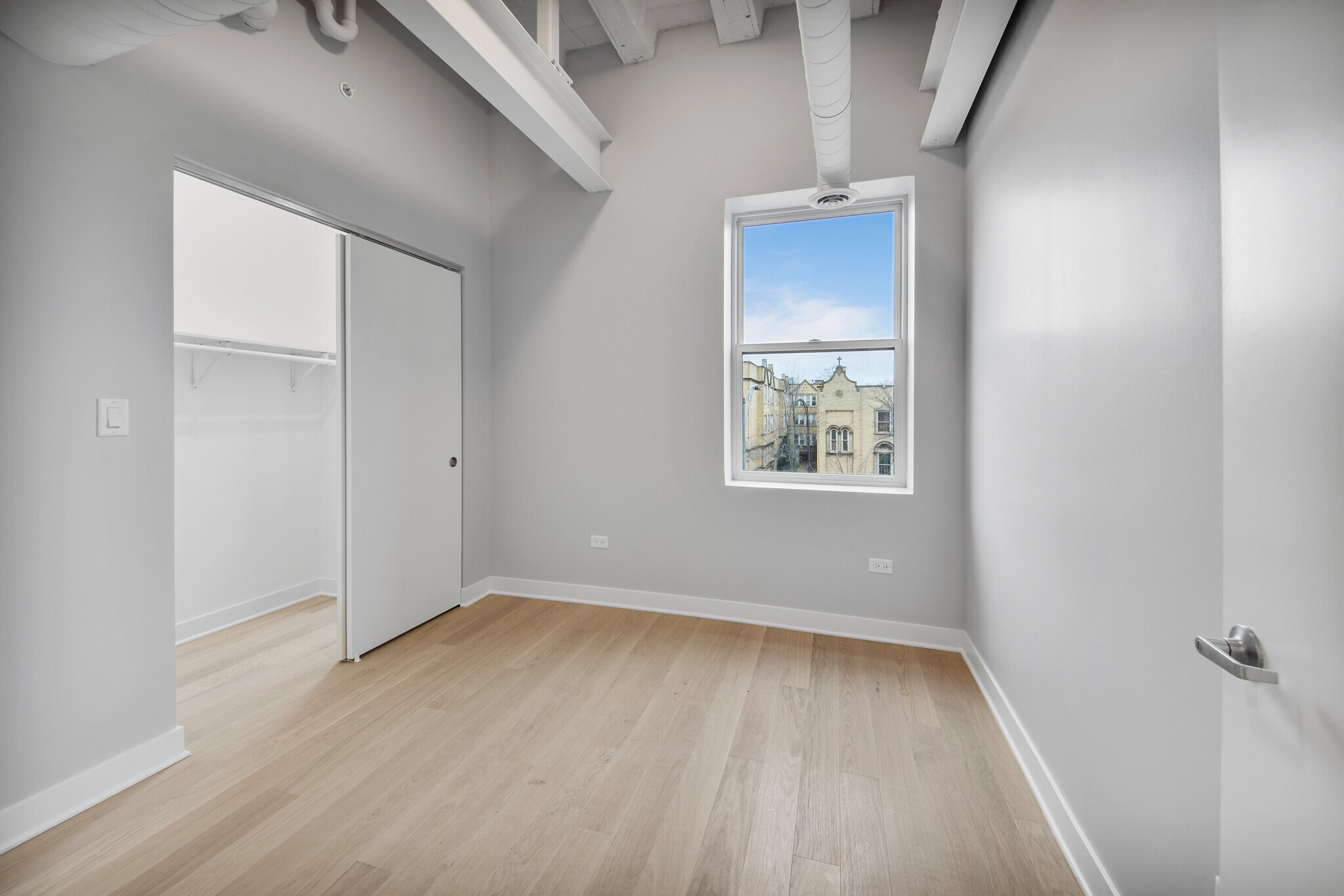 Building Photo - 4626 N Ashland Ave