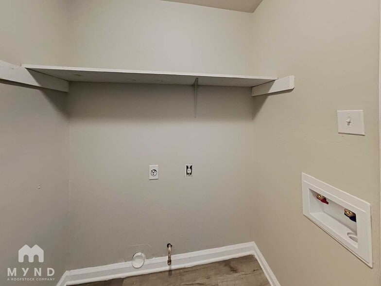 Building Photo - 5531 Downs Way