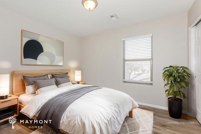 Building Photo - 2328 E Meadow Chase Dr