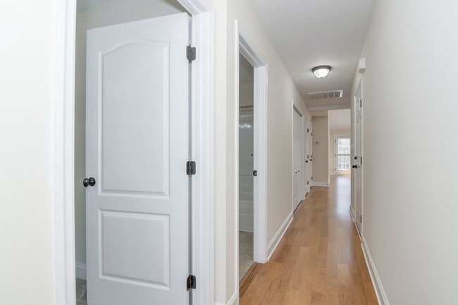 Building Photo - 2 Bed 2 Bath Townhouse Minutes from Ft Gordon
