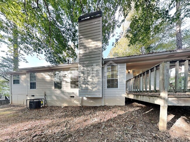 Building Photo - 401 Streamview Ln