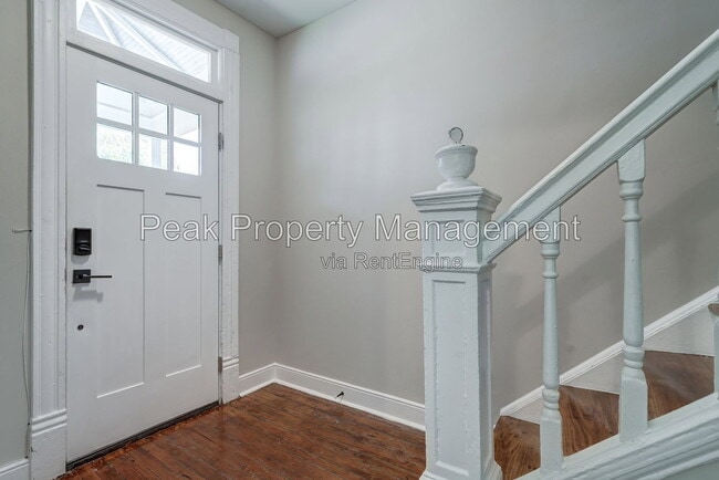 Building Photo - 3022 Groveland Ave