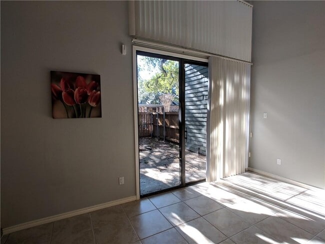 Building Photo - 7122 Wood Hollow Dr