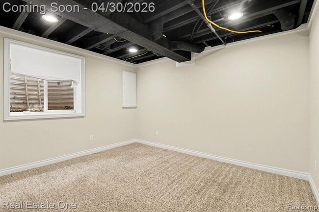 Building Photo - 714 E University Ave