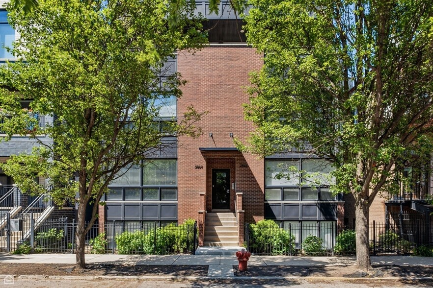 Building Photo - 2864 W Lyndale St