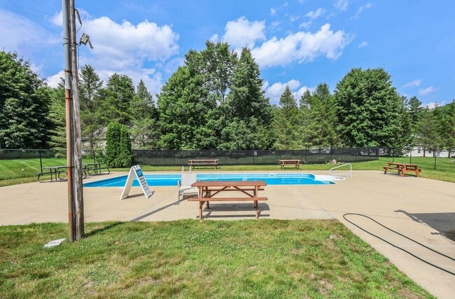 Building Photo - 156L Capitol Hill Dr