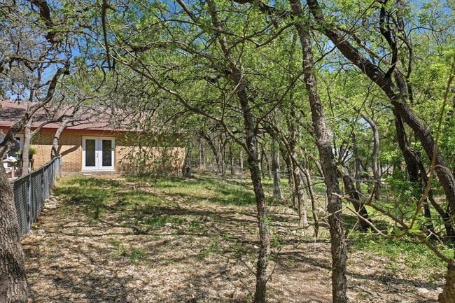Building Photo - 405 Whitetail Dr
