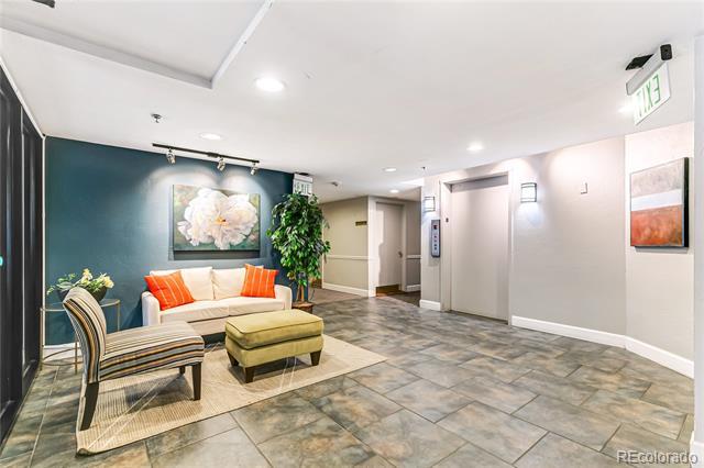 Building Photo - 350 Detroit St