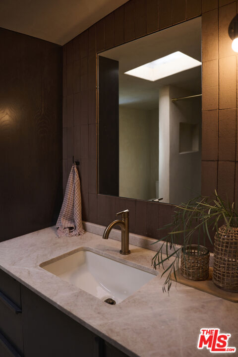 Building Photo - 5918 Monte Vista St