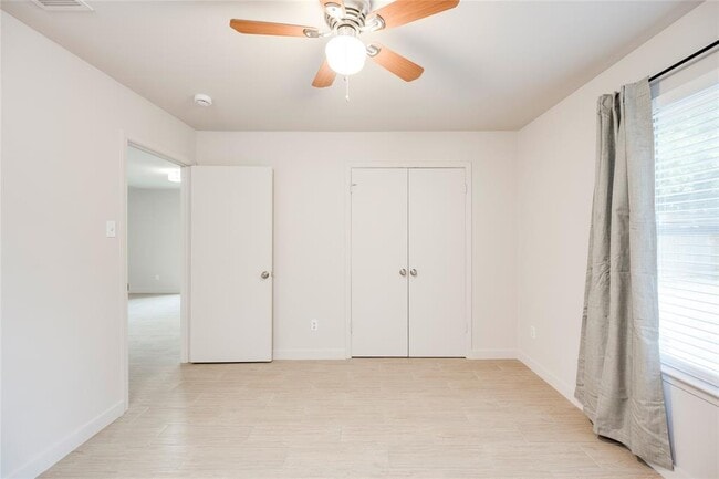 Building Photo - 8110 Willet Trail