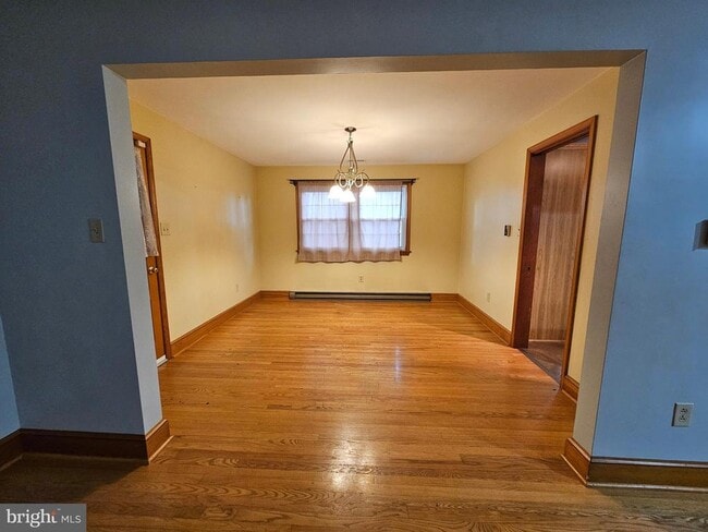 Building Photo - 615 Villa Ave