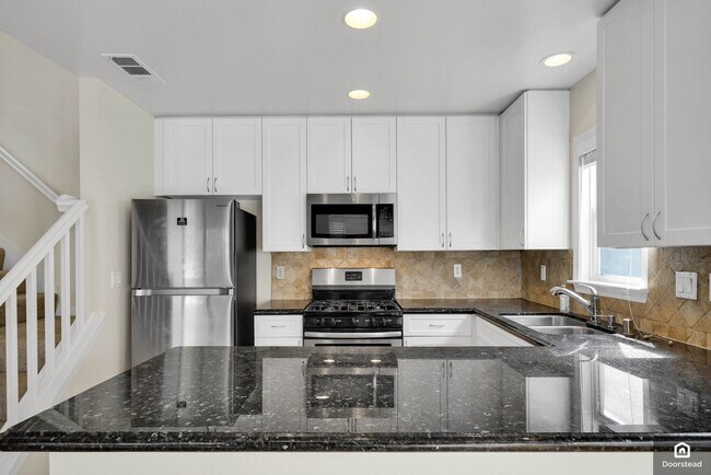 Building Photo - 769 Bryn Mawr Ct