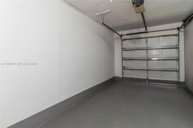 Building Photo - 3475 Emerald Oaks Dr