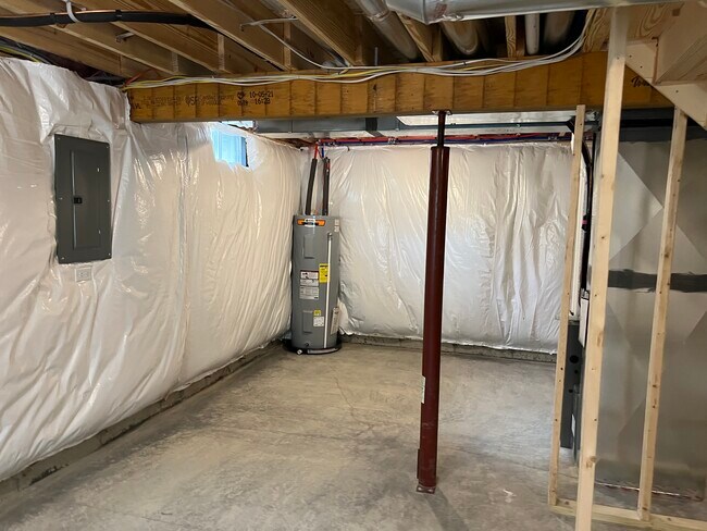 Building Photo - 5 Red Maple Ln